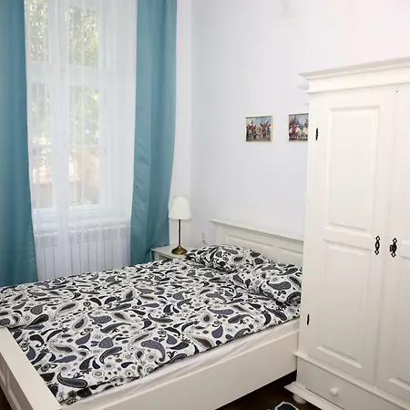 Schick Apartment *